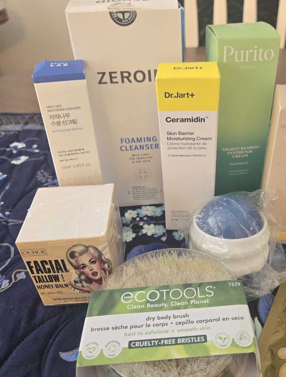 Beauty Bundle, Top Brands.  A Great Opportunity To Try New Brands.  None Expired